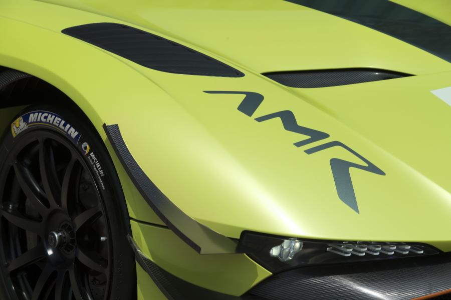 Детали экстерьера Aston Martin Vulcan AMR Pro 2017 года  (фото 12 из 19)